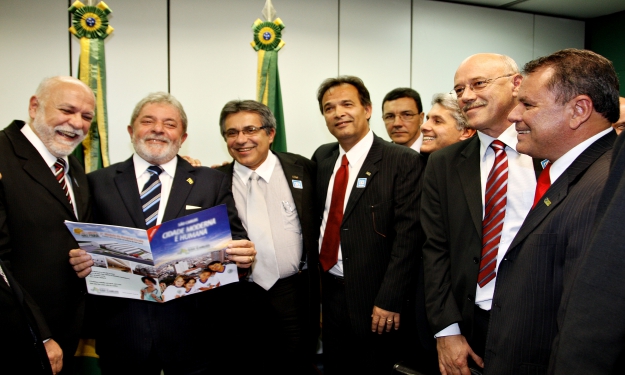 Reitor da FURG, com grupo de reitores e o presidente Lula