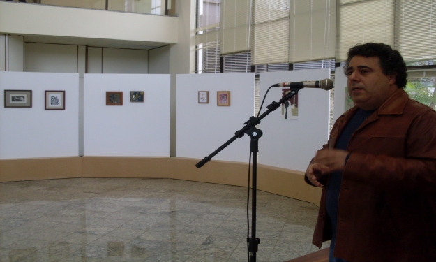 Artista Marcelo Calheiros falou sobre as obras que compõem a exposição