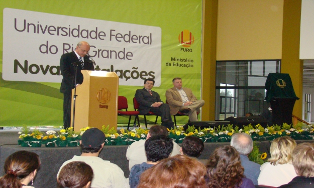Reitor João Carlos Cousin destacou o visível investimento em educação do governo Lula