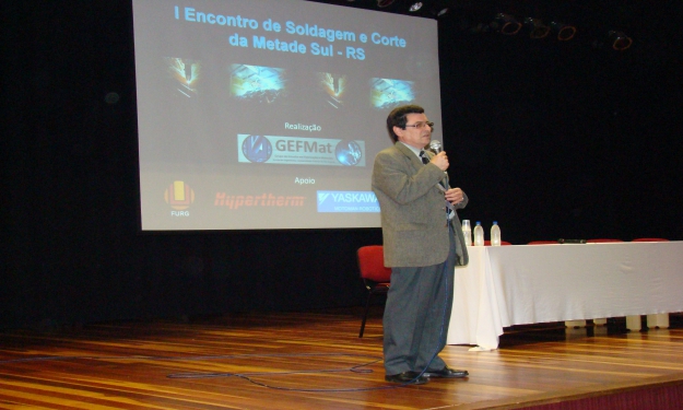 Vice-reitor Ernesto Casares Pinto 