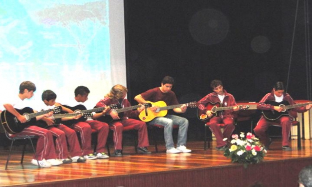 Estudantes do Caic/FURG mostraram talento com o violão