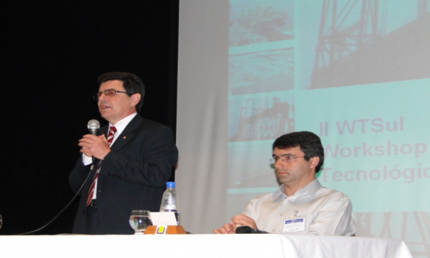 Reitor em exercício, Ernesto Casares Pinto abriu o evento, junto ao prefeito Fábio Branco