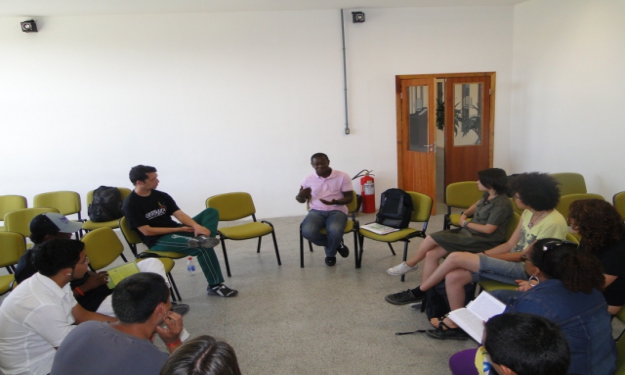 Roda de Diálogos com o haitiano Renel Prospere