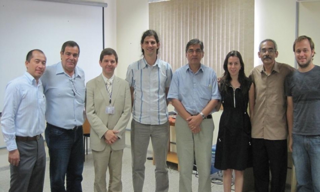 Pró-reitor Danilo Giroldo, diretor e professores da EQA receberam visitantes de universidade japonesa