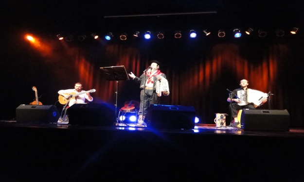 Luiz Marenco foi acompanhado pelos músicos Luciano Fagundes (violão) e Aluisio Rockembach (gaita)