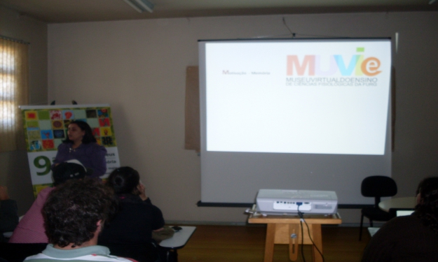 Professora Carla Amorim apresentou o Museu Virtual
