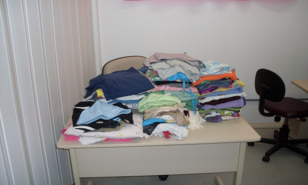 Roupas de todos os tipos...