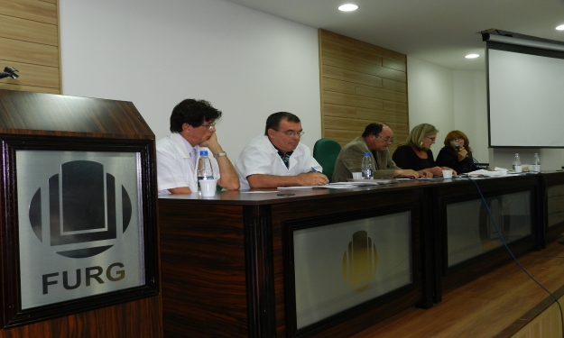 Debate ocorreu no anfiteatro do Campus Saúde