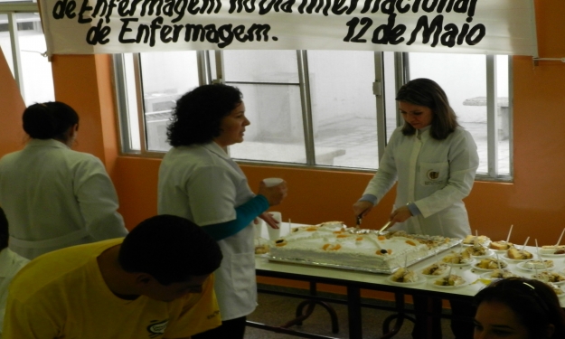 Evento teve bolo, chá...