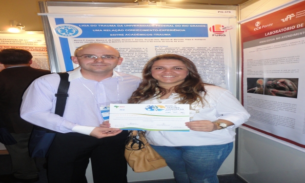 Acadêmicos da FURG Bianca Freitas e Filipe Geannichini