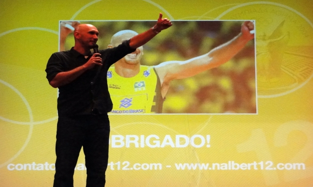 Carisma de vencedor e líder foi mostrada durante palestra no Cidec-Sul. Fotografias: Katia Dias