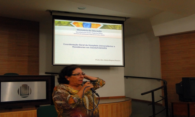 Palestra: Residência Multiprofissional nos Hus Federais do Brasil. Profa. Dra. Sônia Regina Pereira