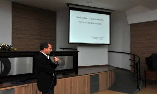 Palestra: Diabetes Mellitus no Mundo: Perspectivas no Brasil. Dr. Ivaldir Sabino Dalbosco.