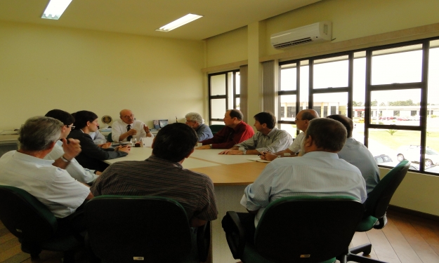 Equipes da FURG e da SDPI reunidas na manhã desta segunda