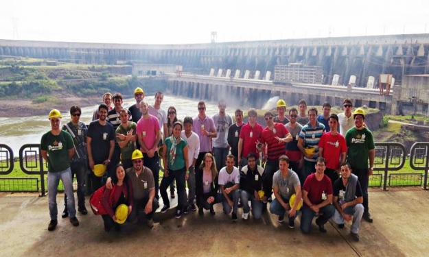 Grupo de estudantes da FURG conhece Usina Hidrelétrica de Itaipu