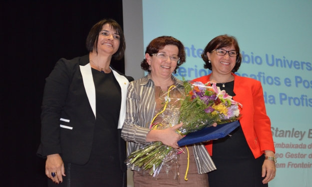 Professora Maria do Carmo Galiazzi recebe homenagem na 12ª MPU