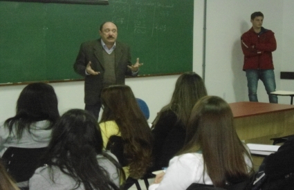 Prefeito Paulo Bier conversa com alunos do curso Superação do Campus FURG-SAP