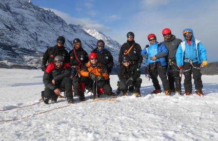 Equipe de participantes, instrutores e coordenadores da Escola de Inverno