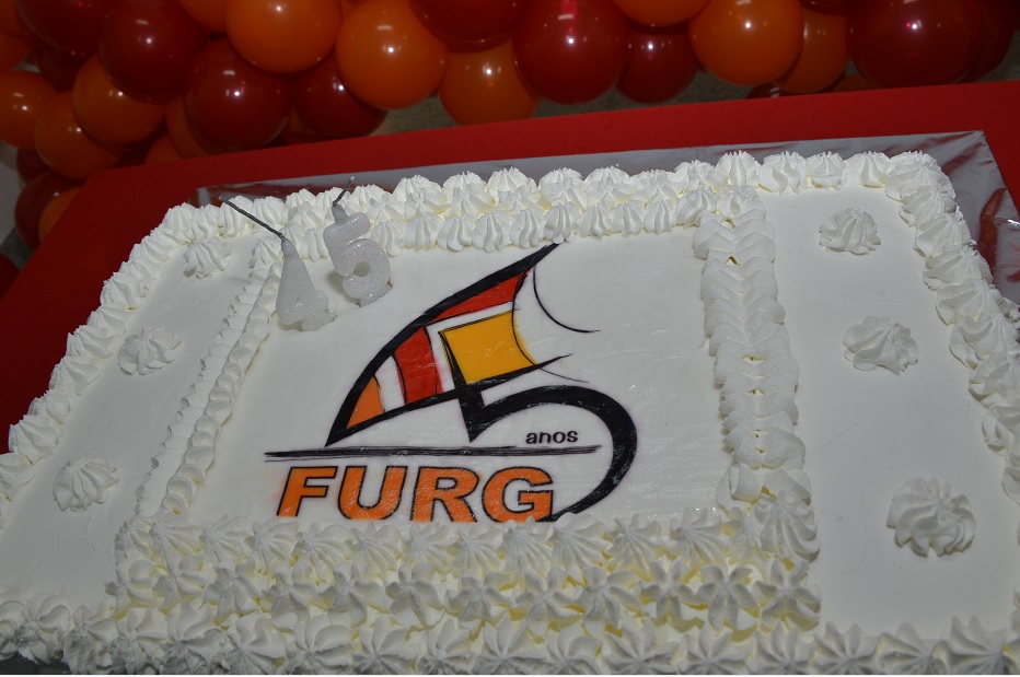 Bolo de aniversário da FURG - 45 anos