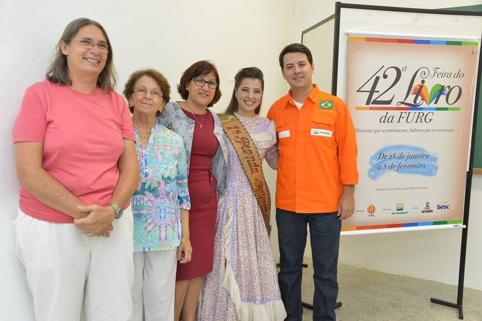 Professora Lúcia Anello, Glecy Andrade, Cleuza Dias, Caroline Lemos e Alan Bastos