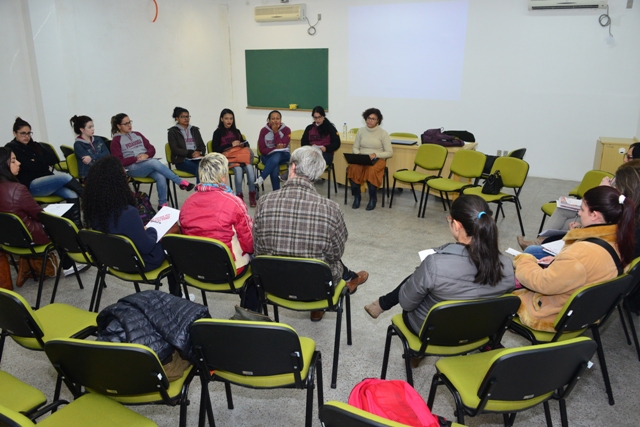 Grupo de discussão sobre Educação das Relações Étnico-Raciais. Créditos fotos: Altemir Vianna