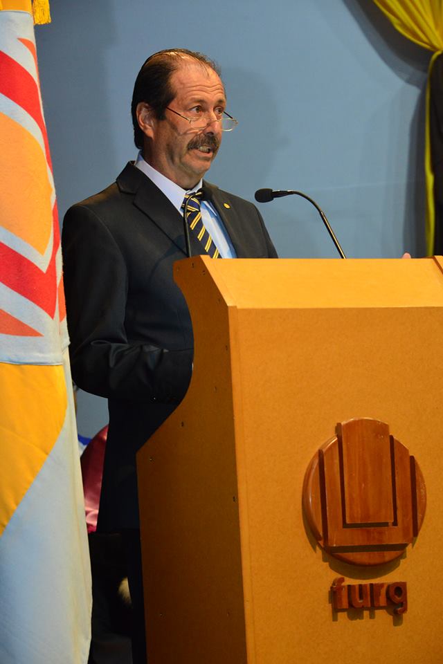 Prof. Osmar Moler Júnior falou em nome dos diretores das Unidades Acadêmicas