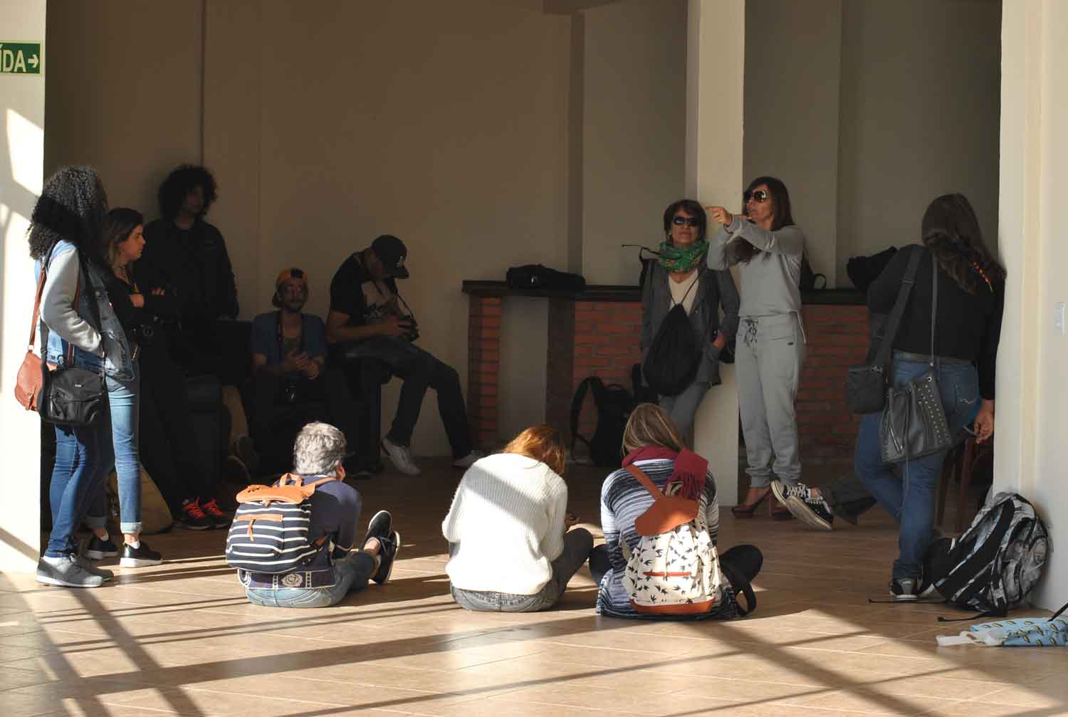 Estudantes durante visita a Câmara do Comércio. Foto estudante Altemir Viana.